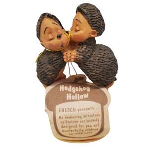 Hedgehog Hollow Vintage Enesco Hedgehog Figurine 3" 1994 Kissing Hedgehogs